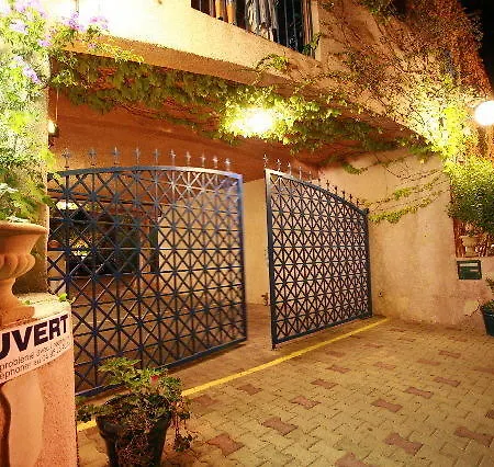 Ξενοδοχείο με διαμερίσματα Colombara