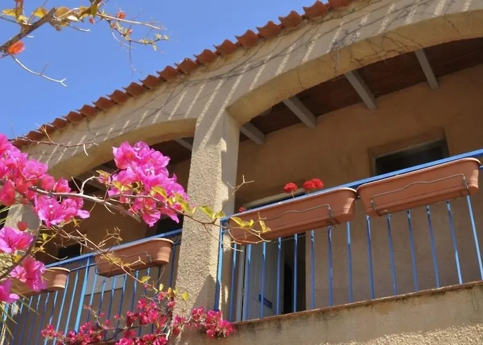 Colombara Aparthotel 3*